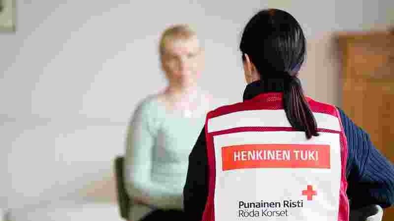 Suomen Punainen Risti tarjoaa tukea Viertolan kouluampumisesta järkyttyneille