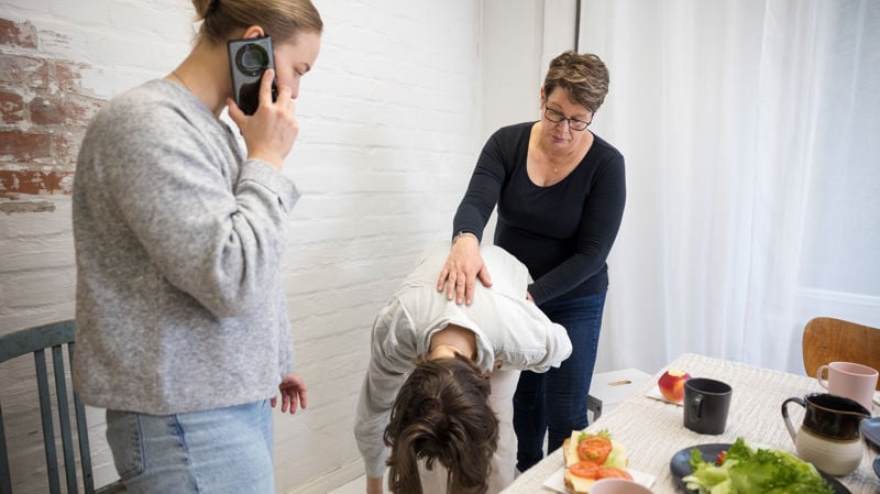 Näin poistat vierasesineen aikuisen hengitysteistä